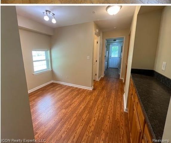5028 Pheasant Road, Waterford, MI 48327