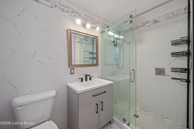 6305 Deep Creek Dr, Prospect, KY 40059