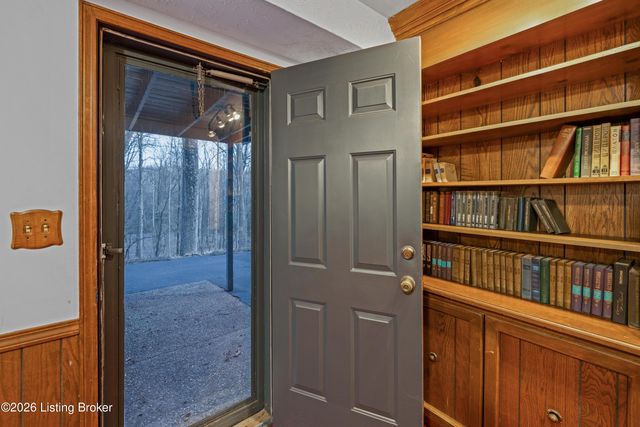 6305 Deep Creek Dr, Prospect, KY 40059