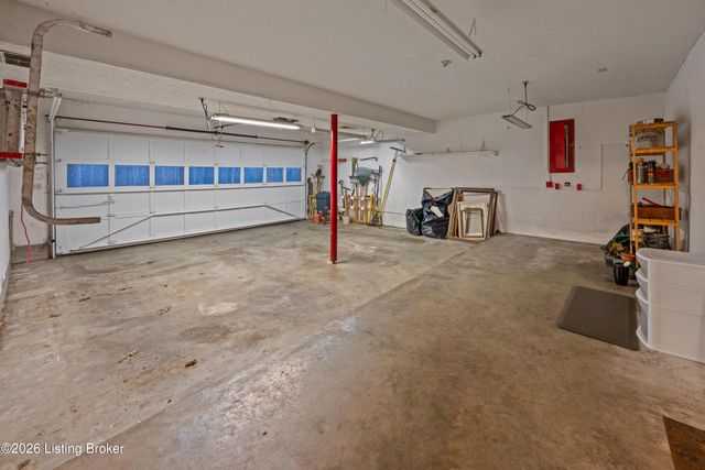 6305 Deep Creek Dr, Prospect, KY 40059