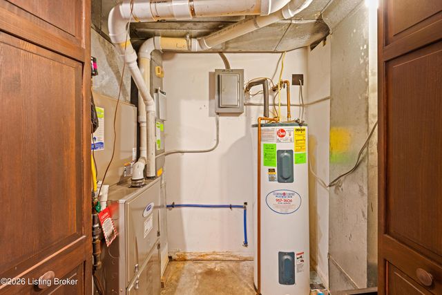 6305 Deep Creek Dr, Prospect, KY 40059