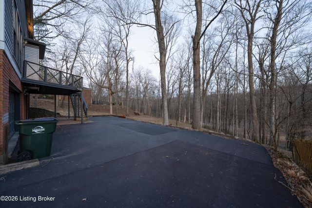 6305 Deep Creek Dr, Prospect, KY 40059