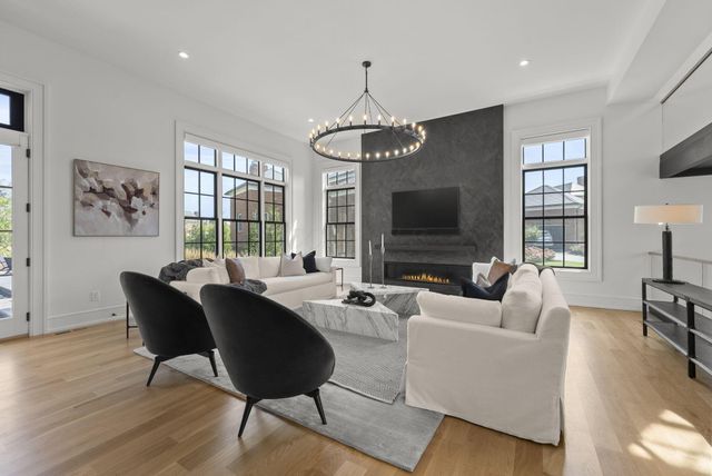 4135 High Grove Crest, New Albany, OH 43054