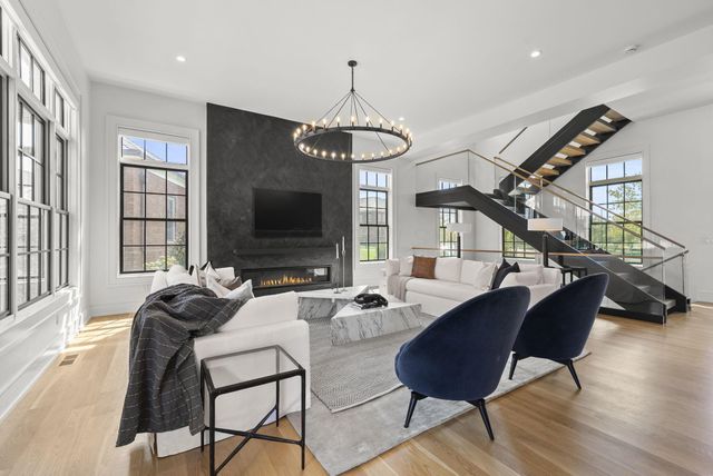 4135 High Grove Crest, New Albany, OH 43054