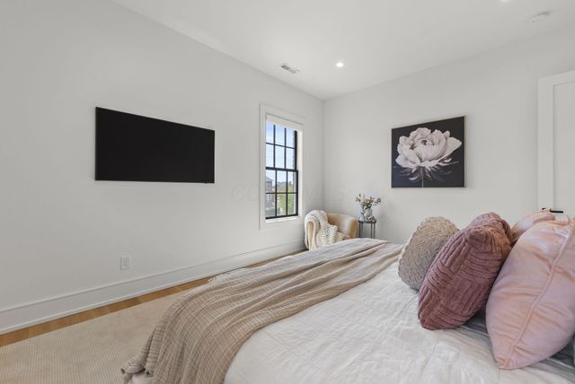 4135 High Grove Crest, New Albany, OH 43054