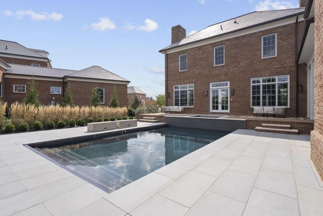 4135 High Grove Crest, New Albany, OH 43054