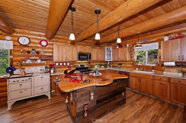 2489 Spring Oak, Running Springs, CA 92382