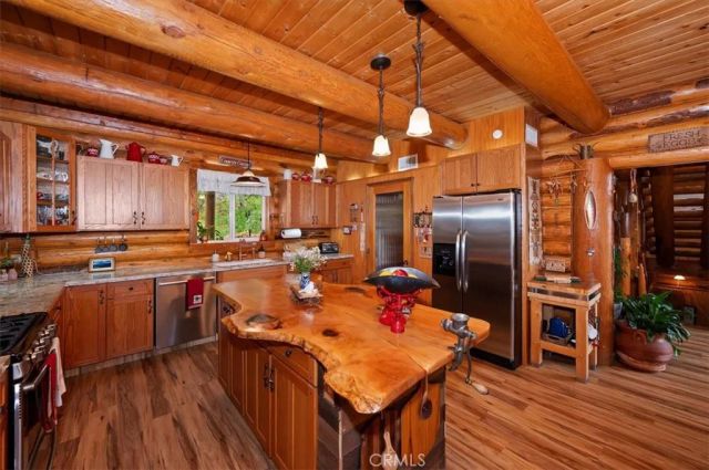 2489 Spring Oak, Running Springs, CA 92382