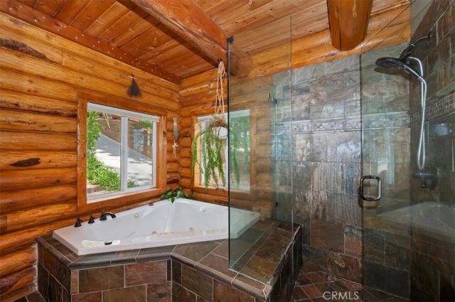 2489 Spring Oak, Running Springs, CA 92382