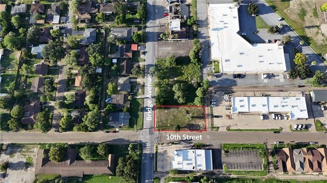 907 10th Street, Weslaco, TX 78596