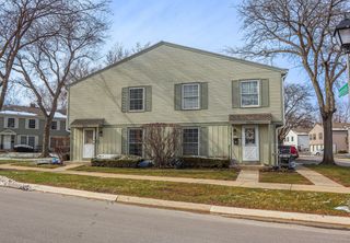 1682 Monticello Court D, Wheaton, IL 60189