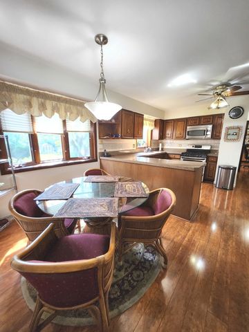 709 Garfield Avenue, Libertyville, IL 60048