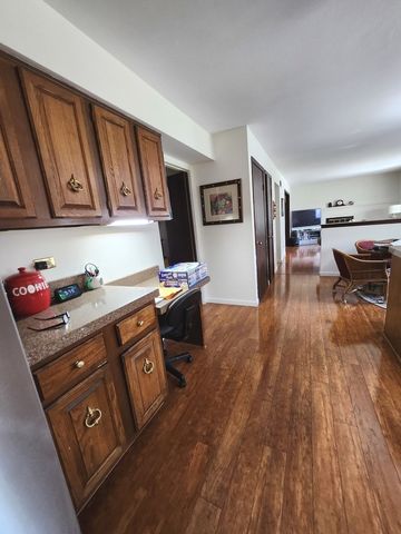 709 Garfield Avenue, Libertyville, IL 60048