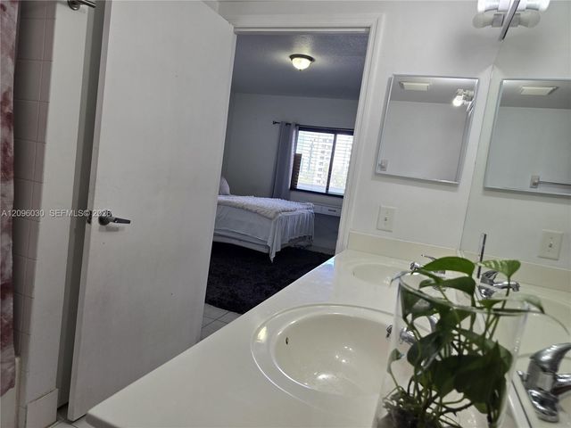 36 NW 6th Avenue 709, Miami, FL 33128