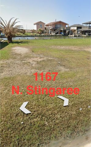 1167 N Stingaree Drive, Crystal Beach, TX 77650