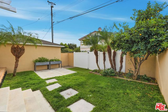 23333 Anza Avenue, Torrance, CA 90505