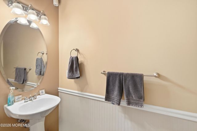 39 Rodeo Drive, West Creek, NJ 08092