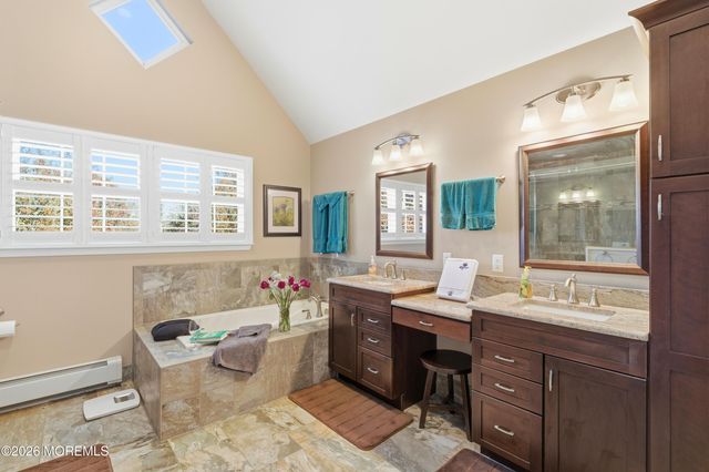 39 Rodeo Drive, West Creek, NJ 08092