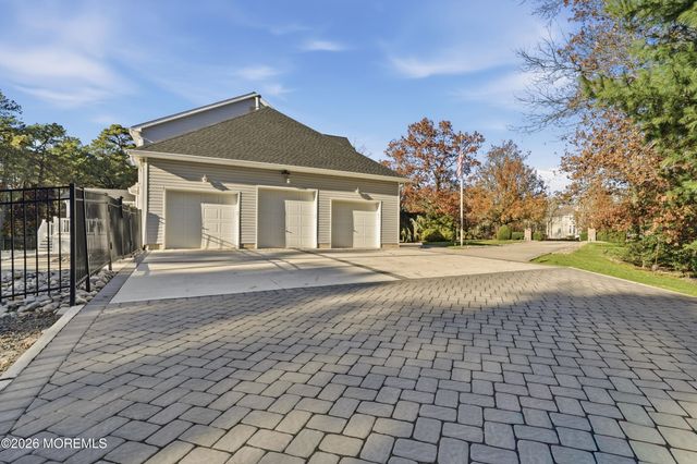 39 Rodeo Drive, West Creek, NJ 08092