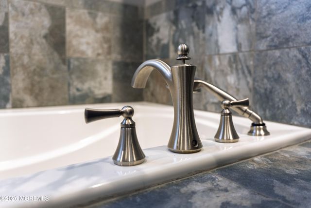 39 Rodeo Drive, West Creek, NJ 08092