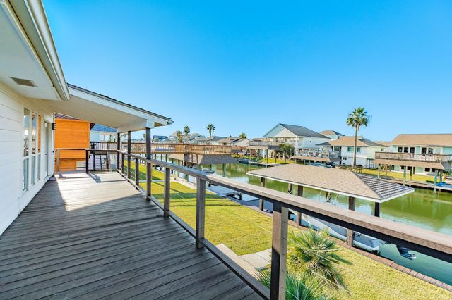 1301 Blue Heron Street, Bayou Vista, TX 77563