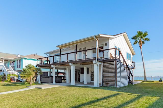 1301 Blue Heron Street, Bayou Vista, TX 77563