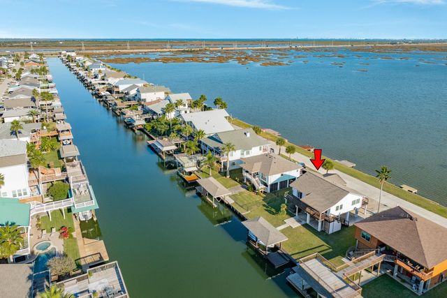 1301 Blue Heron Street, Bayou Vista, TX 77563