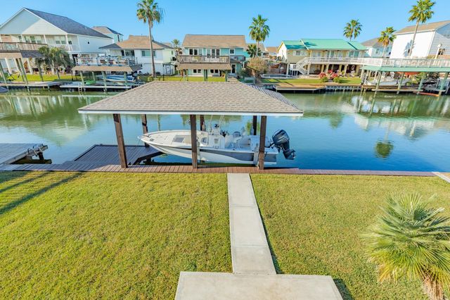 1301 Blue Heron Street, Bayou Vista, TX 77563