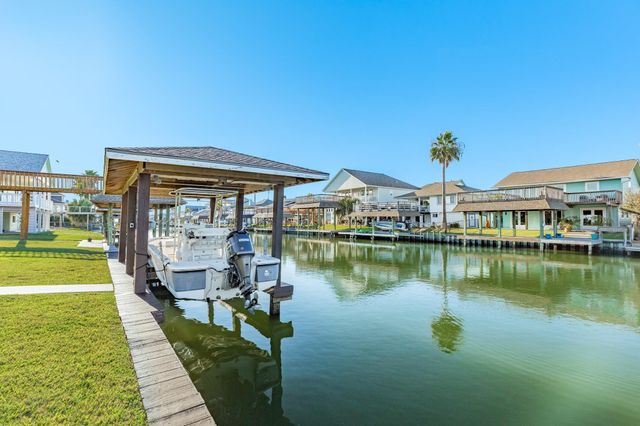 1301 Blue Heron Street, Bayou Vista, TX 77563