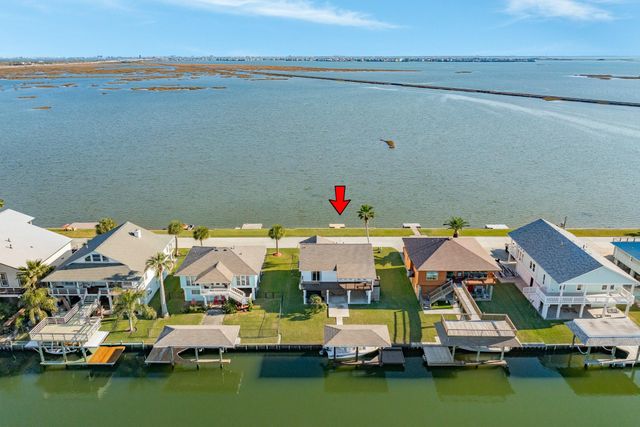 1301 Blue Heron Street, Bayou Vista, TX 77563