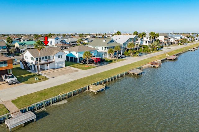 1301 Blue Heron Street, Bayou Vista, TX 77563