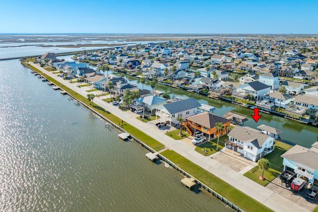 1301 Blue Heron Street, Bayou Vista, TX 77563