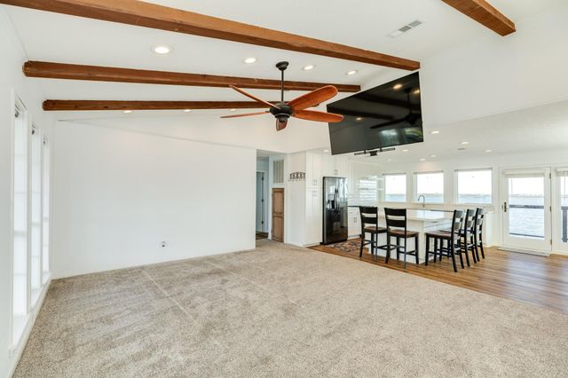 1301 Blue Heron Street, Bayou Vista, TX 77563