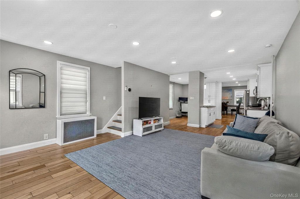 253 Court Place, Cedarhurst, NY 11516 — photo 3