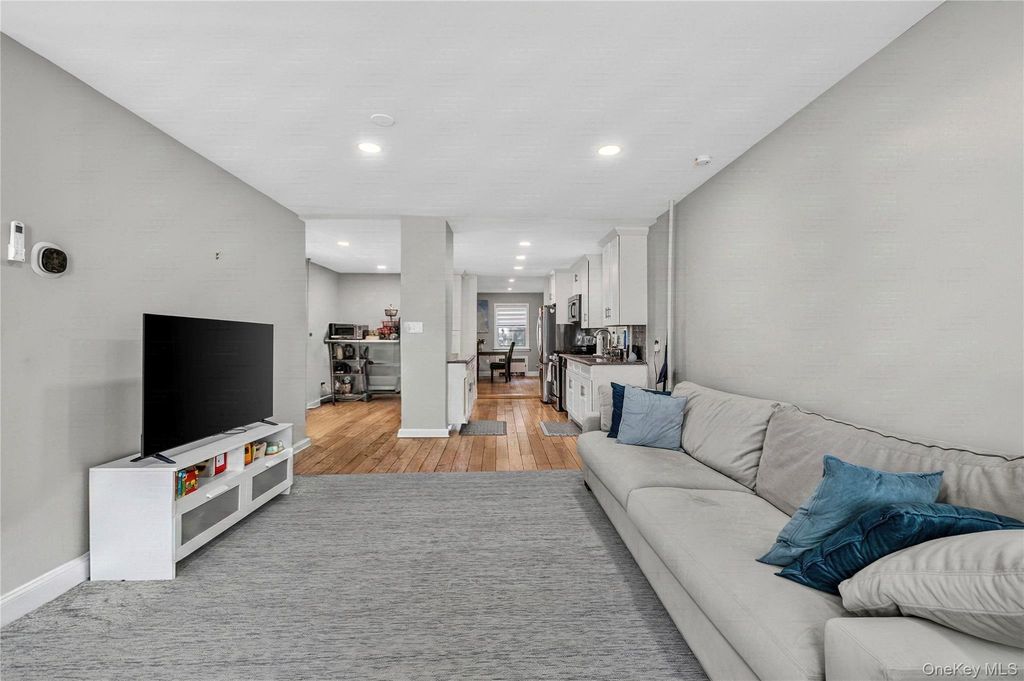 253 Court Place, Cedarhurst, NY 11516 — photo 4