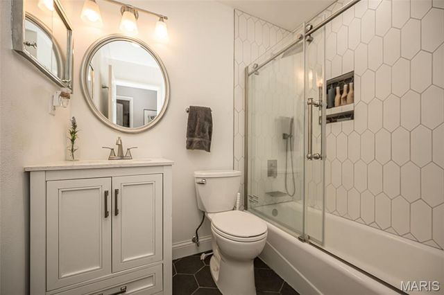 4754 Gatesbury Drive, Concord Village, MO 63128