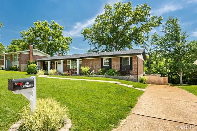 4754 Gatesbury Drive, Concord Village, MO 63128