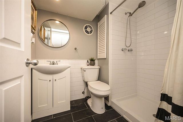 4754 Gatesbury Drive, Concord Village, MO 63128