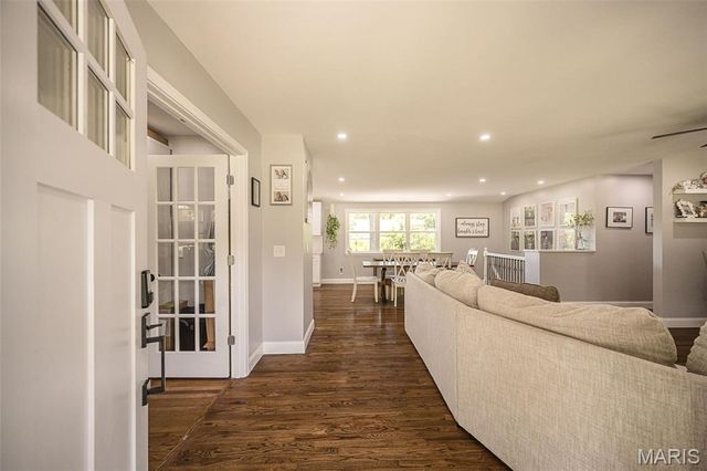 4754 Gatesbury Drive, Concord Village, MO 63128