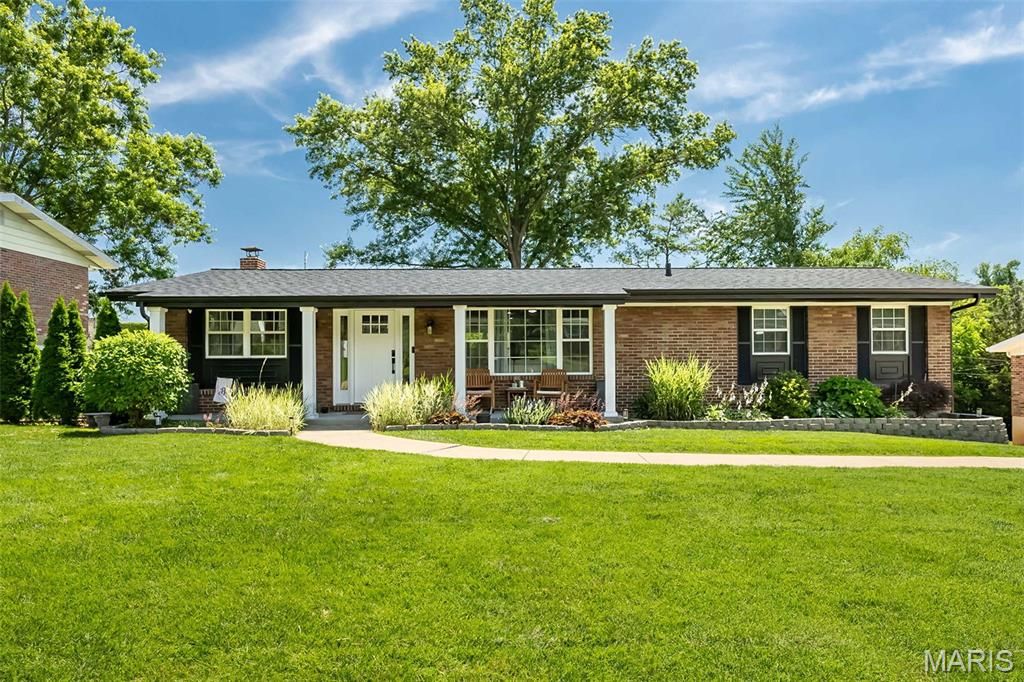 4754 Gatesbury Drive, Concord Village, MO 63128