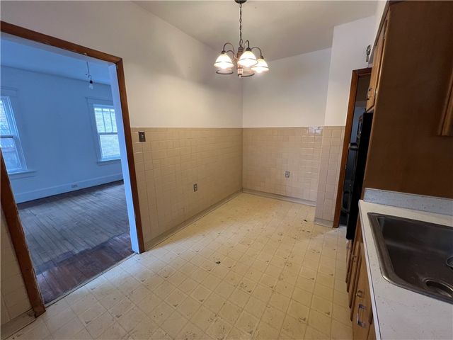 950 Corporation St, Beaver, PA 15009