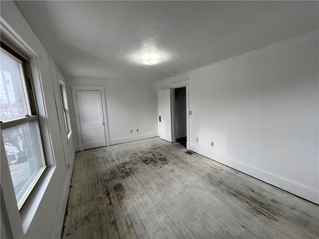 950 Corporation St, Beaver, PA 15009