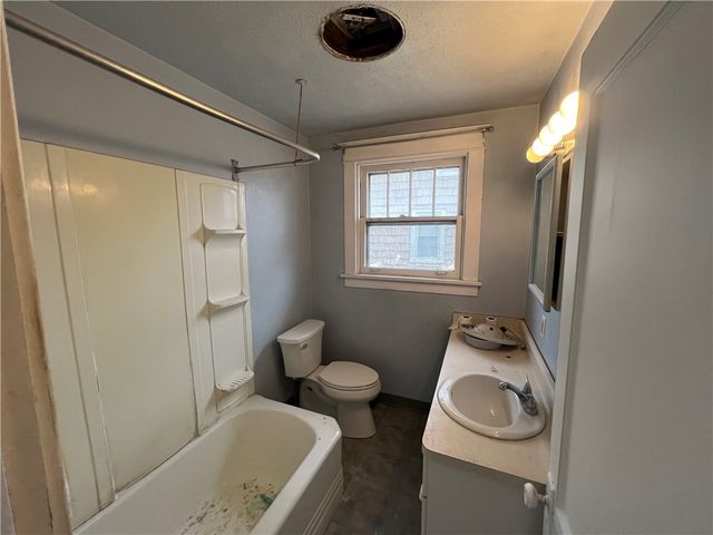 950 Corporation St, Beaver, PA 15009