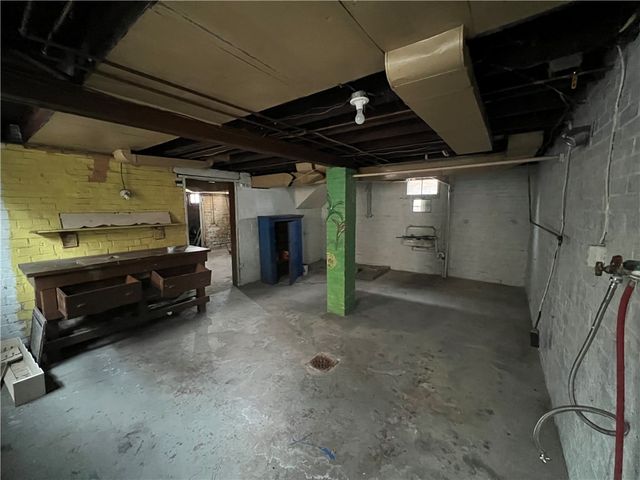 950 Corporation St, Beaver, PA 15009