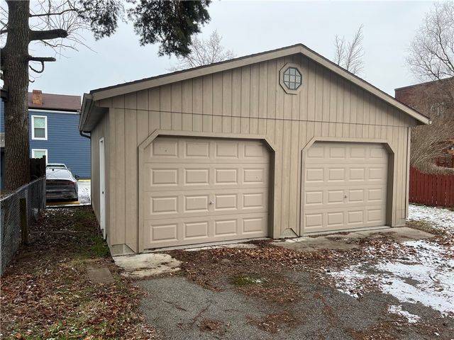 950 Corporation St, Beaver, PA 15009