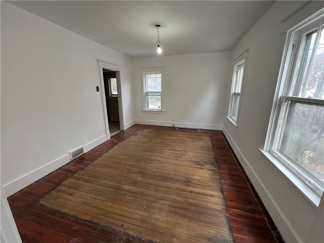 950 Corporation St, Beaver, PA 15009