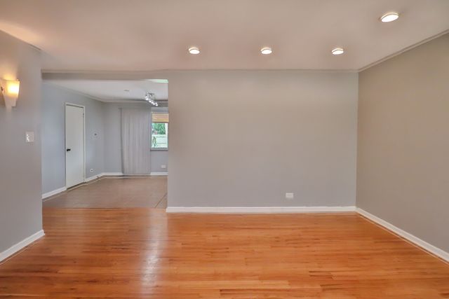 7119 Stanford Drive, Bridgeview, IL 60455