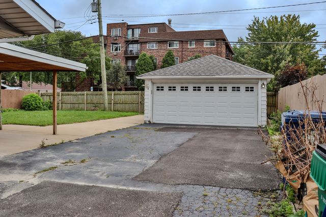 7119 Stanford Drive, Bridgeview, IL 60455