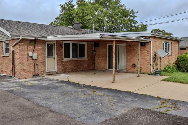 7119 Stanford Drive, Bridgeview, IL 60455