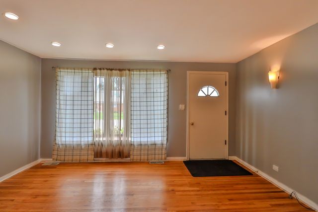 7119 Stanford Drive, Bridgeview, IL 60455